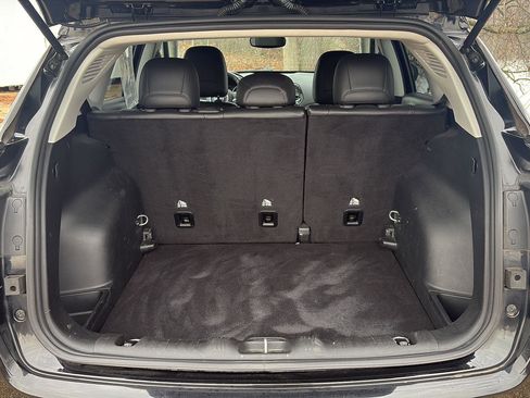 Used 2018 Jeep Compass Latitude w/ Popular Equipment Group image 19