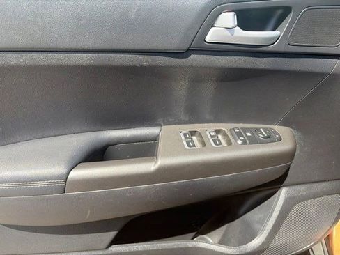 Used 2020 Kia Sportage LX FWD image 11