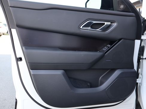 Used 2026 Land Rover Range Rover Velar Dynamic SE image 13