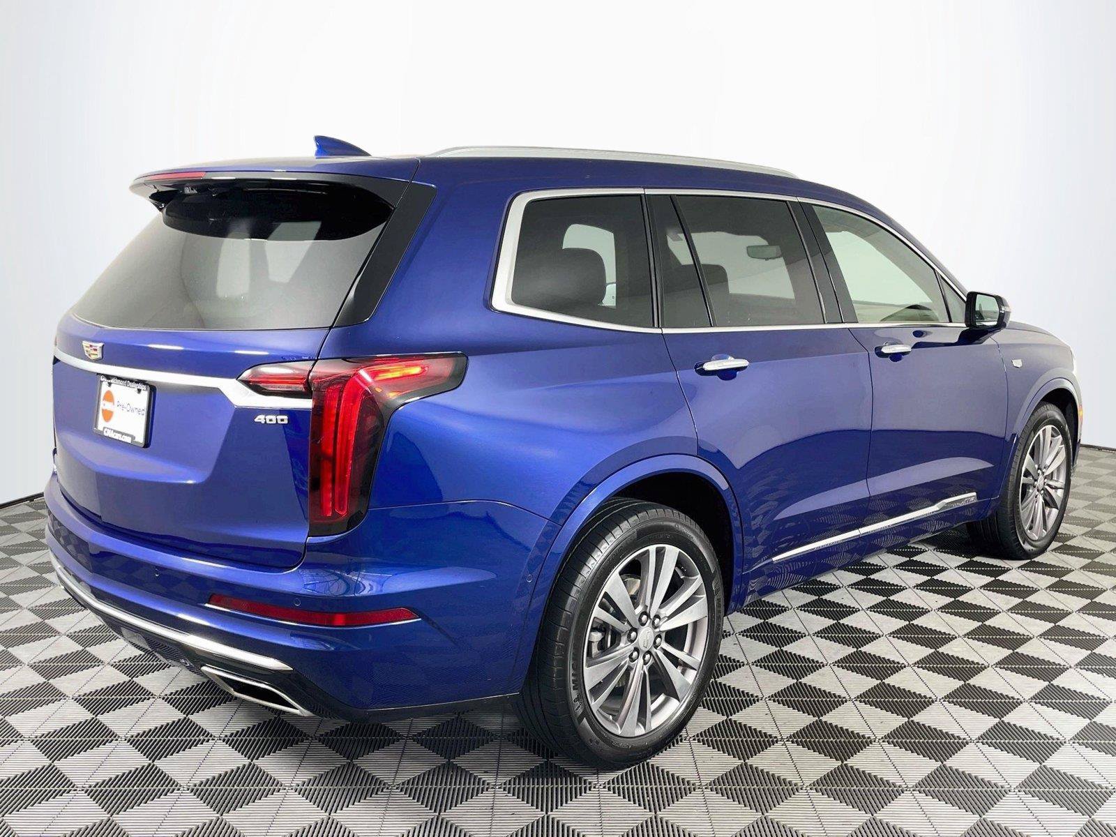 Used 2023 Cadillac XT6 Premium Luxury w/ Platinum Package AWD/4WD image 9