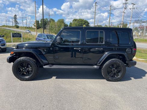 Used 2021 Jeep Wrangler Unlimited Sahara image 2