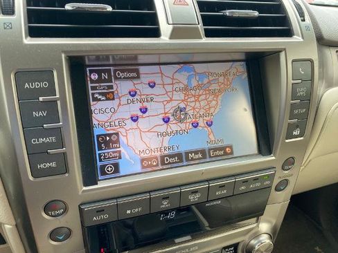 Used 2019 Lexus GX 460 image 20