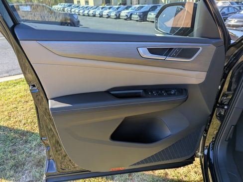 New 2026 Volkswagen Atlas Cross Sport SE image 22