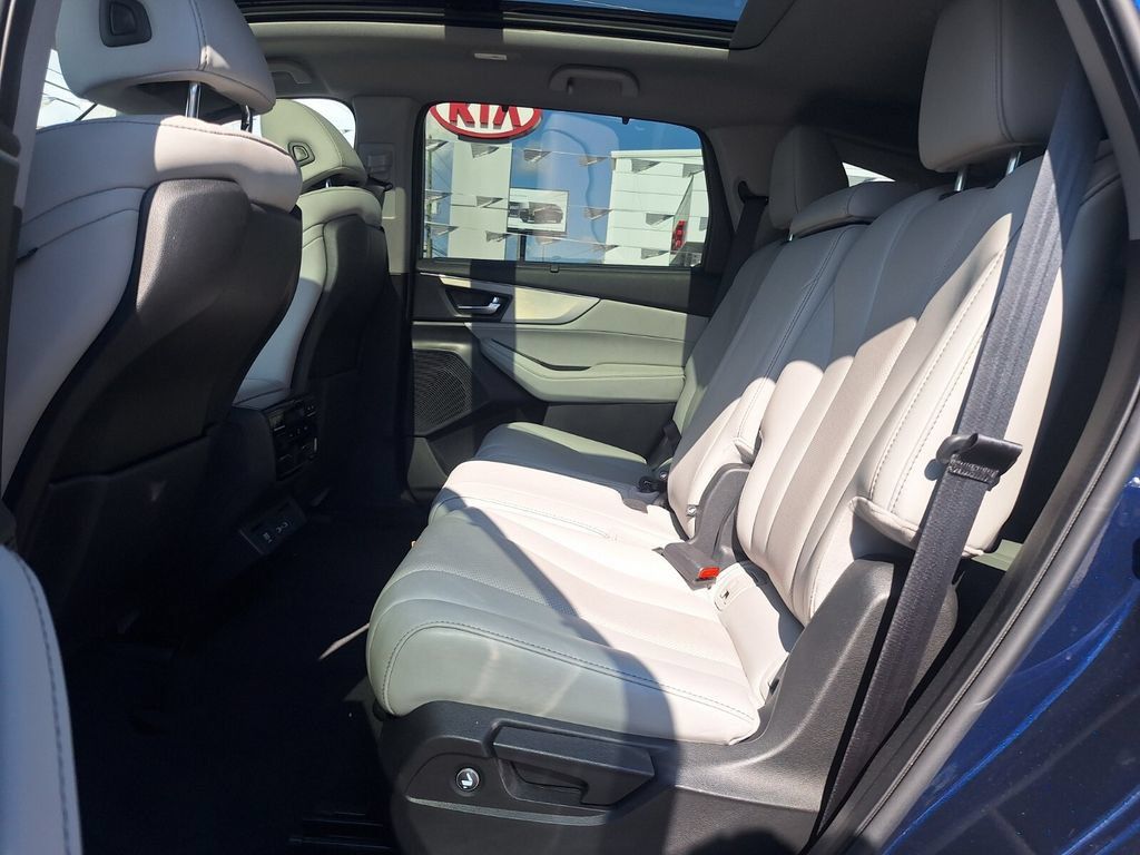 Certified 2023 Acura MDX w/ Technology Package AWD/4WD image 12