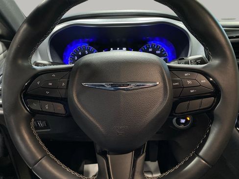 Used 2018 Chrysler Pacifica Touring-L w/ Premium Audio Group image 12