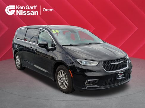 Used 2024 Chrysler Pacifica Touring-L FWD image 1