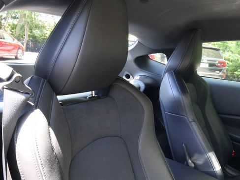 Used 2023 Nissan Z w/ Floor Mat Package (L93) RWD image 39