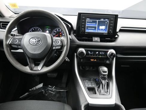 Used 2020 Toyota RAV4 LE w/ All Weather Liner Package AWD/4WD image 19