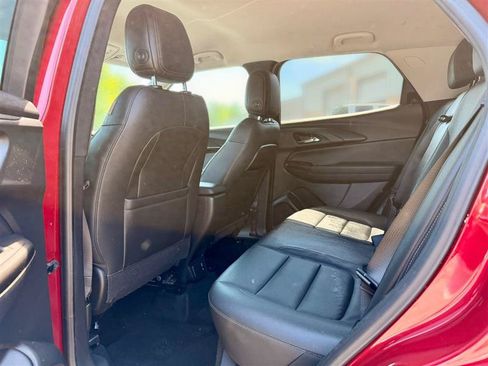 Used 2021 Chevrolet TrailBlazer LT w/ Premium Seating Package AWD/4WD image 9
