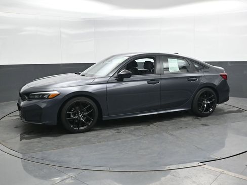 Used 2025 Honda Civic Sport image 6