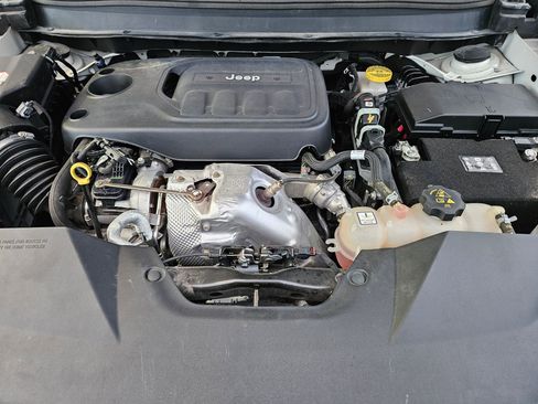 Used 2019 Jeep Cherokee High Altitude image 37