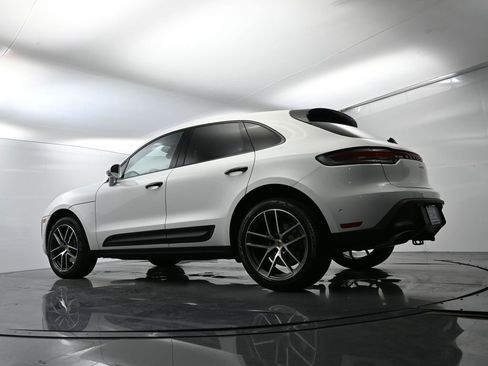 Certified 2024 Porsche Macan image 46