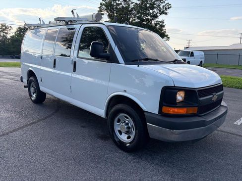 Used 2014 Chevrolet Express 2500 RWD image 3