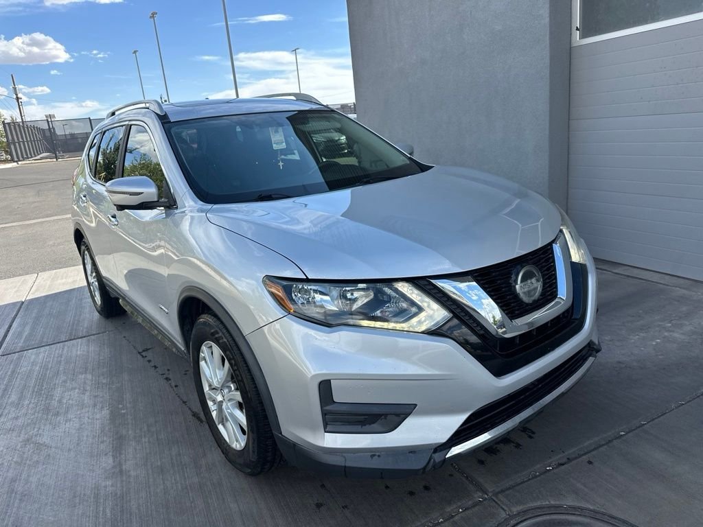 Used 2018 Nissan Rogue SV w/ Premium Package FWD image 3
