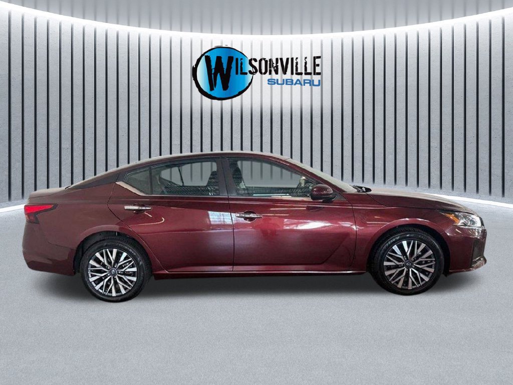 Used 2023 Nissan Altima 2.5 SV AWD/4WD image 14