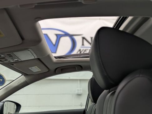 Used 2018 Honda Accord Touring image 8