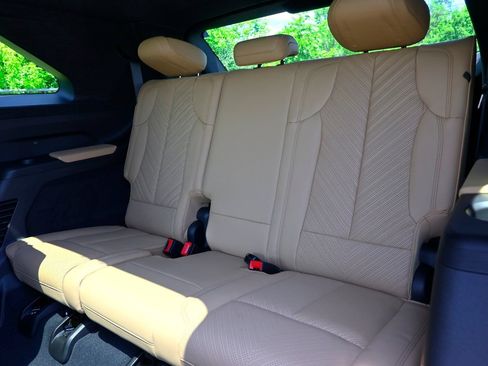 New 2025 Cadillac Escalade IQ Luxury 2 AWD/4WD image 32