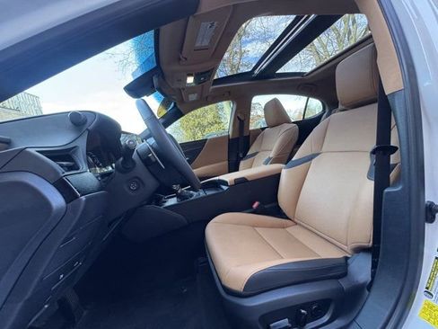 Used 2025 Lexus ES 350 w/ Accessory Package (Z2) image 33