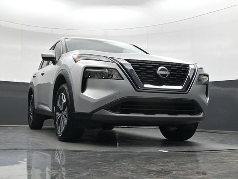 Used 2023 Nissan Rogue SV AWD/4WD image 32