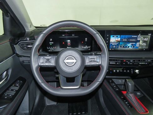 Certified 2025 Nissan Kicks SR w/ SR Premium Package AWD/4WD image 16