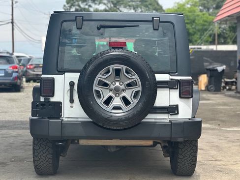 Used 2015 Jeep Wrangler Unlimited Sport w/ Connectivity Group AWD/4WD image 10