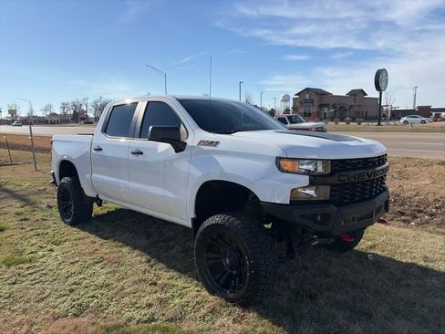 Used 2020 Chevrolet Silverado 1500 Custom Trail Boss w/ Custom Convenience Package AWD/4WD image 8