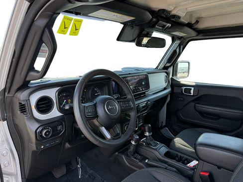 Used 2024 Jeep Wrangler Unlimited AWD/4WD image 9