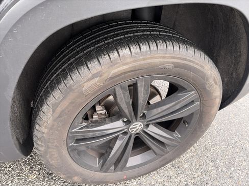 Used 2023 Volkswagen Atlas Cross Sport SEL R-Line image 17