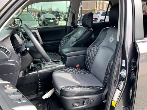 Used 2020 Toyota 4Runner SR5 image 7