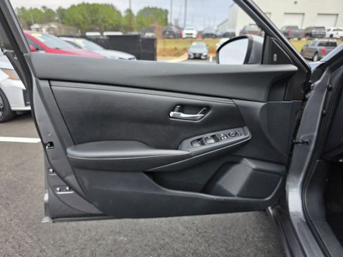 Used 2020 Nissan Sentra SV w/ Trunk Package image 11