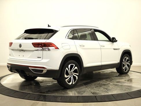 Used 2020 Volkswagen Atlas Cross Sport SEL Premium image 3