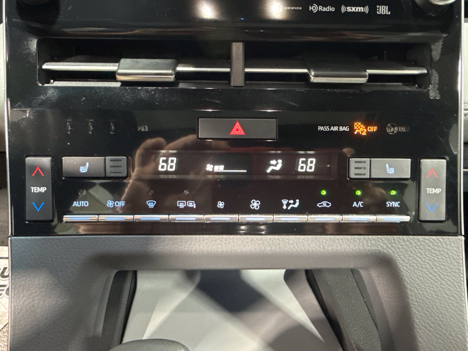 Used 2019 Toyota Avalon XLE w/ Moonroof Package FWD image 34