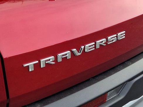 New 2026 Chevrolet Traverse LT image 18