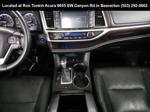 Used 2016 Toyota Highlander Limited Platinum image 9