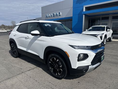 Used 2023 Chevrolet TrailBlazer LT image 2
