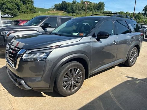 Used 2024 Nissan Pathfinder SL w/ SL Premium Package AWD/4WD image 1