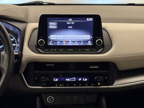 Used 2023 Nissan Rogue SV w/ SV Premium B Package FWD image 15