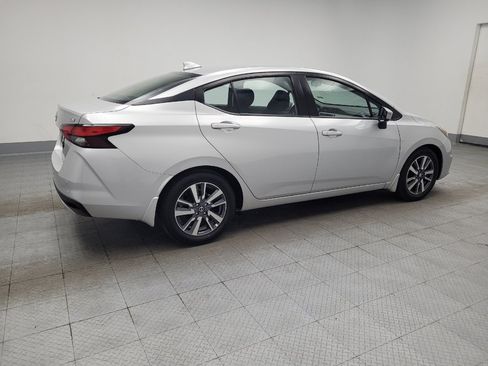 Used 2020 Nissan Versa SV FWD image 10