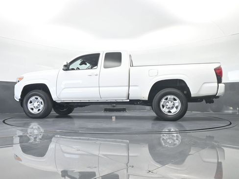 Used 2022 Toyota Tacoma SR image 52
