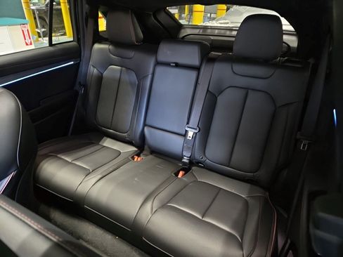 Used 2024 Jeep Wagoneer Launch Edition image 10