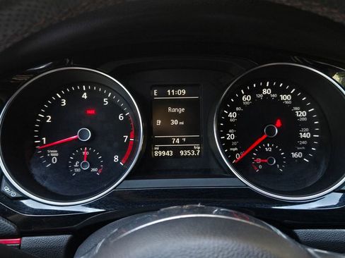 Used 2015 Volkswagen Jetta GLI SE FWD image 25