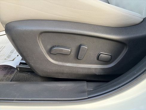 Used 2022 Nissan Rogue Sport SV image 13