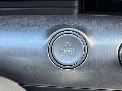 Used 2025 Hyundai Kona SE image 25