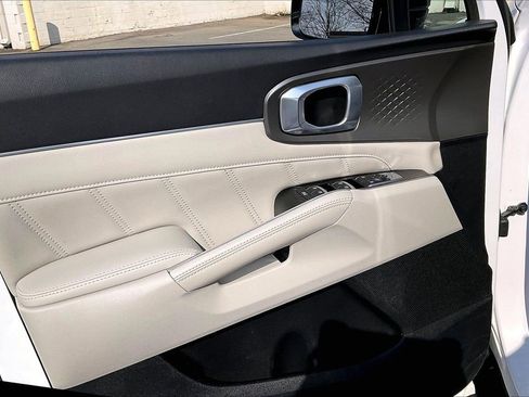 Used 2021 Kia Sorento SX image 29