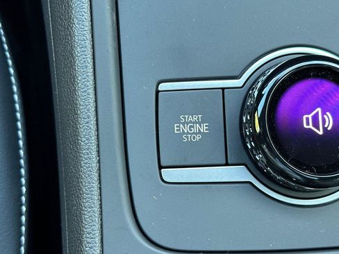 New 2026 Volkswagen Tiguan SE R-Line image 21