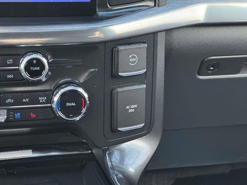 Used 2022 Ford F150 Lariat w/ Max Trailer Tow Package image 14