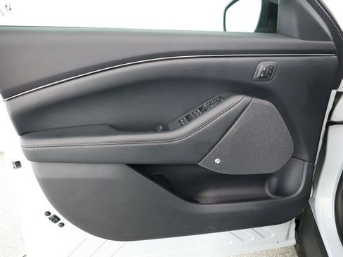 Used 2022 Ford Mustang Mach-E Premium image 8