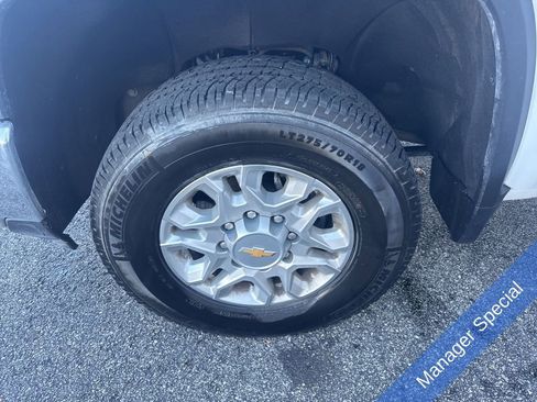 Used 2025 Chevrolet Silverado 3500 W/T image 12