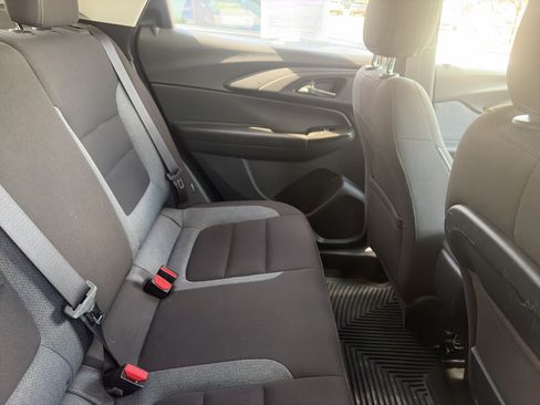 Used 2022 Chevrolet TrailBlazer LT FWD image 5
