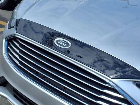 Used 2019 Ford Fusion SE image 28